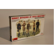 SOVIET OFFICERS AT FIELD BRIEFING