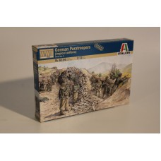 GERMAN PARATROOPERS (TROPICAL UNIFORM)